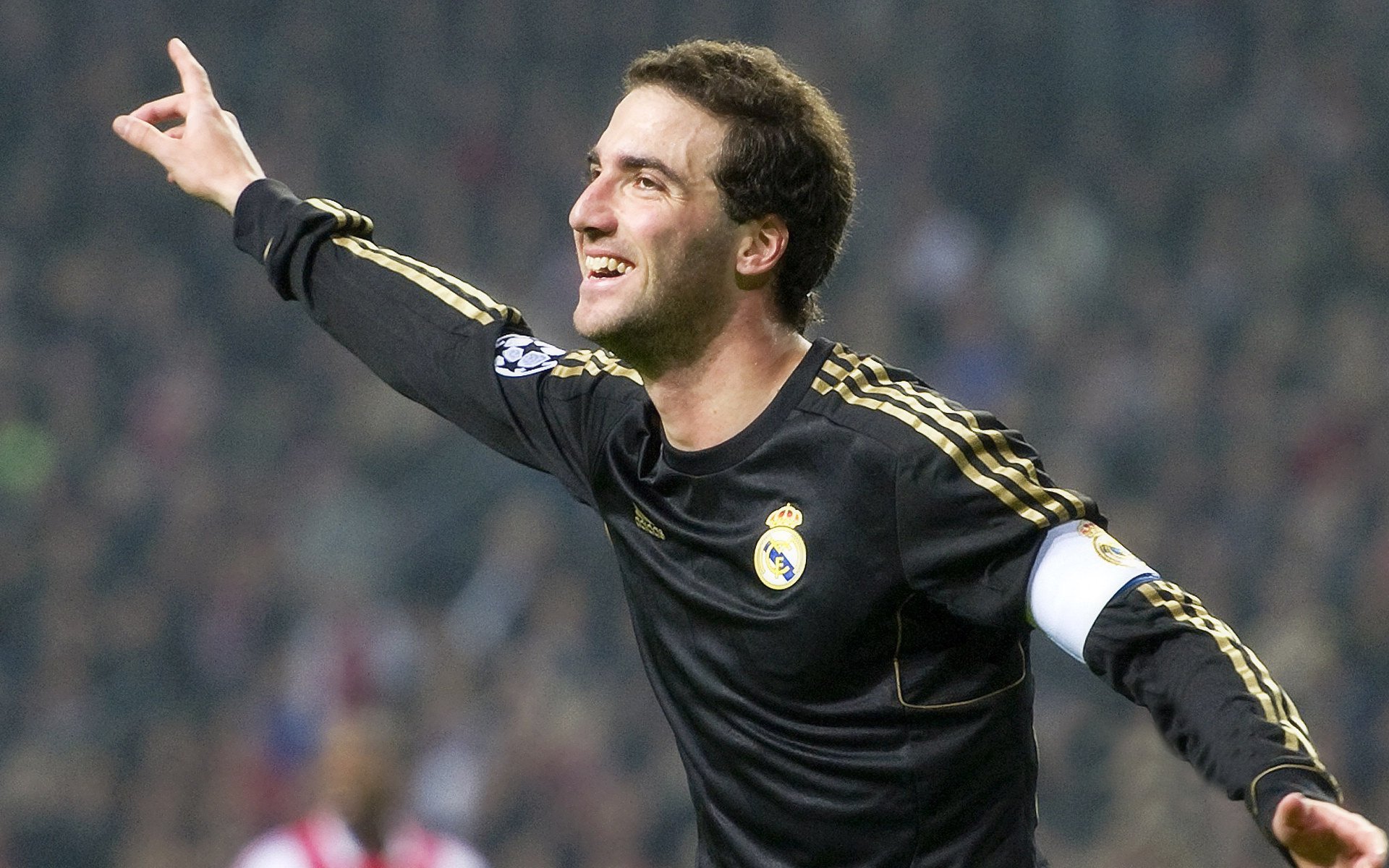 覆盖足球-明日澳网前瞻：姆巴佩伤情更新，川崎前锋冲击不败纪录  第1张